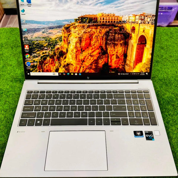 HP ZBook Firefly 16 G9 – Intel Core i7 12th Gen | 16GB DDR5 RAM | 512GB NVMe SSD