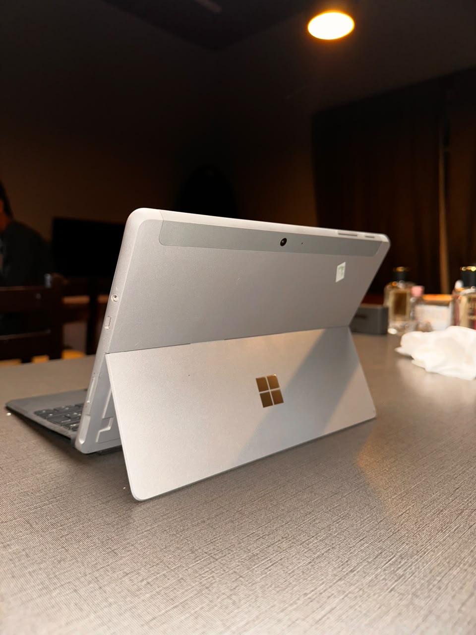 Microsoft Surface Go (8GB RAM / 128GB SSD) – Intel Pentium Gold