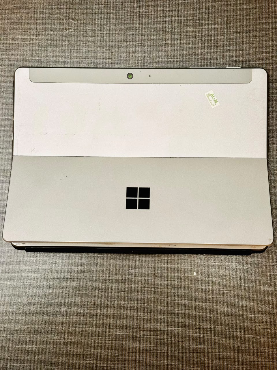 Microsoft Surface Go (8GB RAM / 128GB SSD) – Intel Pentium Gold